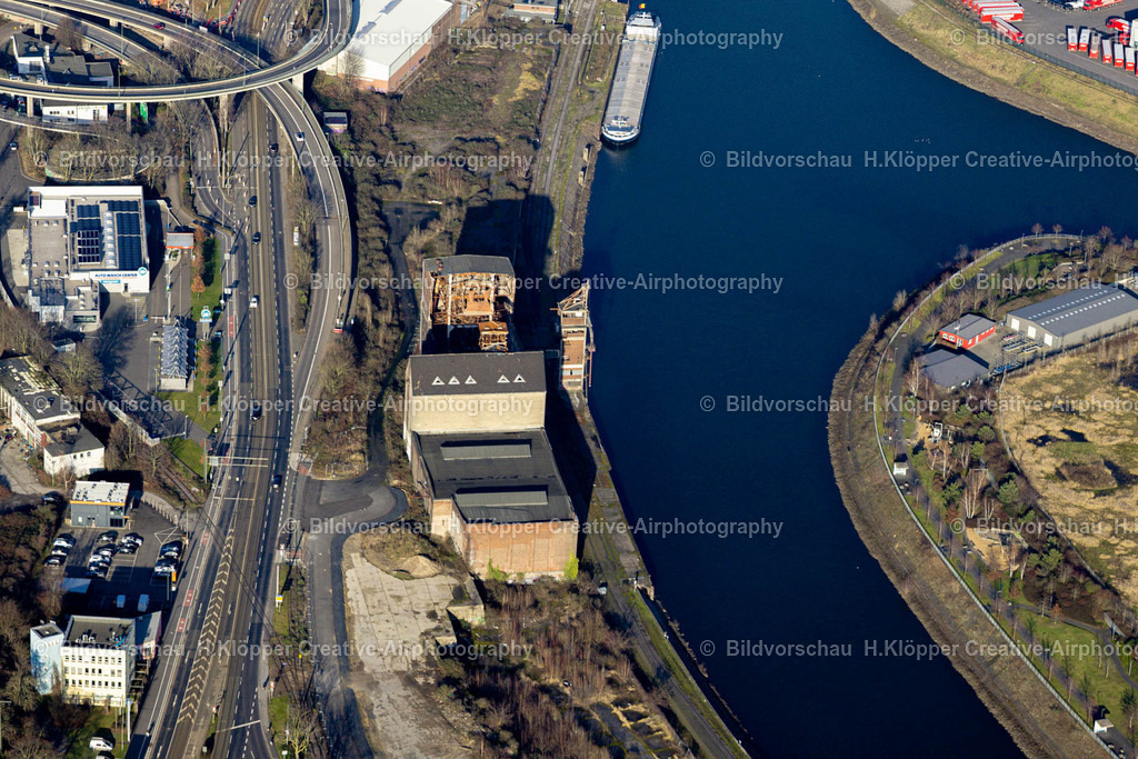 Luftbild Neuss-8998 | Luftbild Brandruine Industriehalle  Neuss Hafen - Realisiert mit Pictrs.com