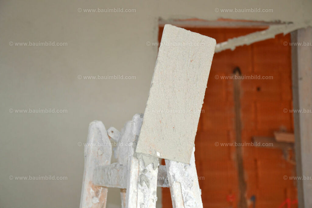 bib-lg18-putzarbeiten-0041 | Nach LV-Leistungsgruppen sortierte Detailfotos über den Bau eines Hauses. Alle Hausbau-Bilder direkt vom Urheber und Autor der Website Haus-Selber-Bauen.com