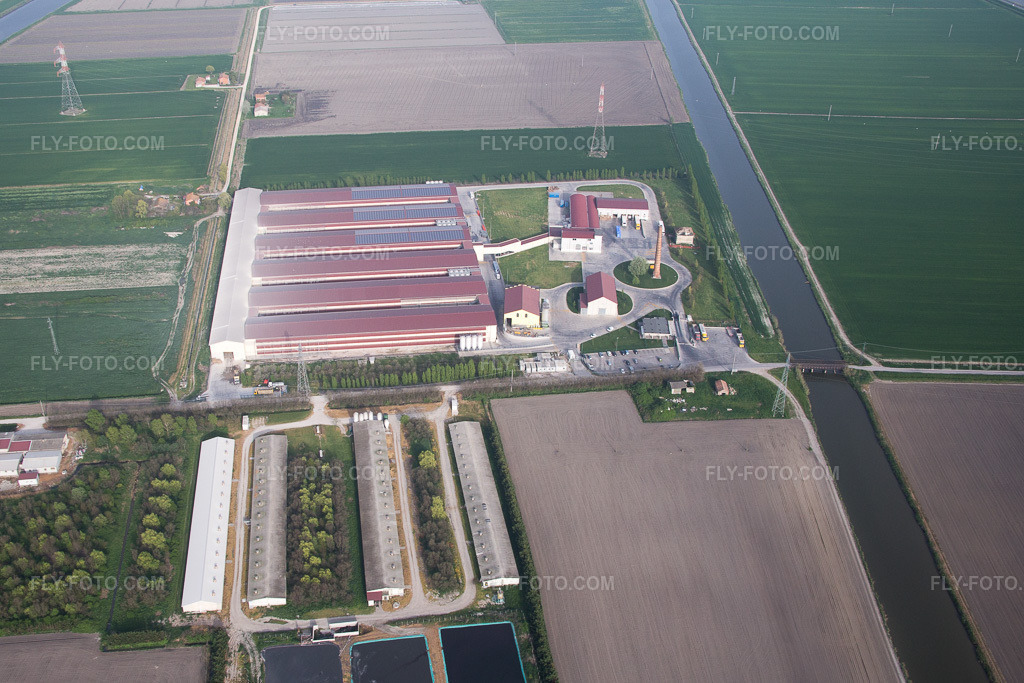 Aerial view: View of the town in Codigoro in the state Ferrara, Italy.Photo: IMG_087327.jpg taken on 04/05/2016 by Werner Riehm/FLY-FOTO.comResolution of the original: 4941 x 3294 px