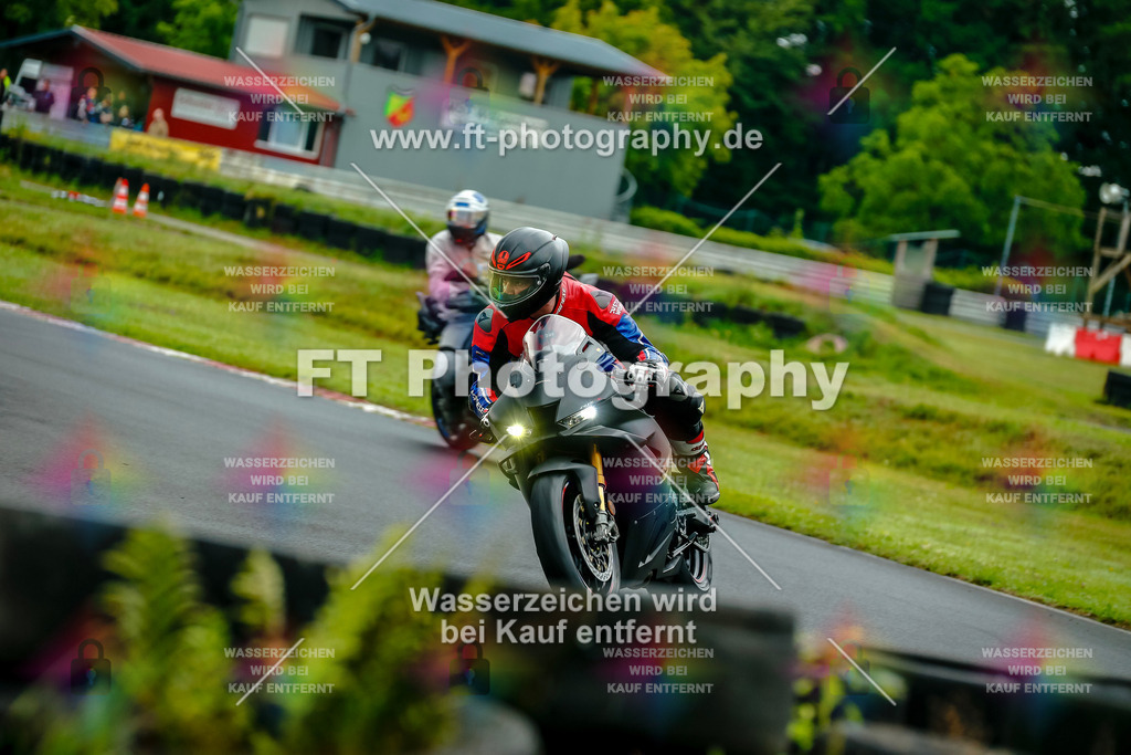 VBK-3921 | Hier findet Ihr Bilder von Touristenfahrten auf der Nürburgring Nordschleife oder von anderen Veranstaltungen die ich besucht habe. Viel Spass beim Durch Schauen 