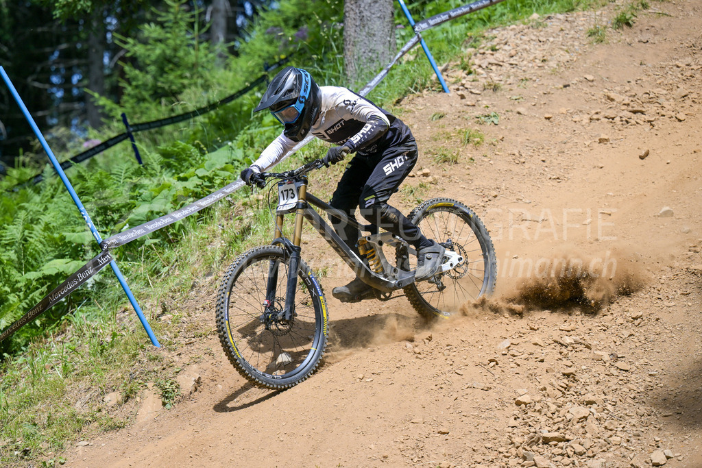 UCI Mountain Bike World Cup Lenzerheide 2022 - Downhill - 9. July 2022 | UCI Mountain Bike World Cup Lenzerheide 2022 - Downhill
Bike Kingdom, Lenzerheide
#173 RILAT Emile (FRA)
Bild: Sportfotografie Markus Aeschimann | www.markus-aeschimann.ch - Realisiert mit Pictrs.com