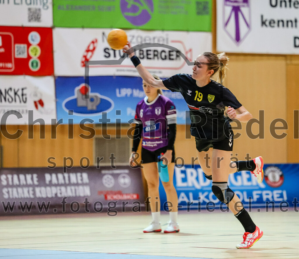 2023-12-17_009_SpVgg_Altenerding_II_gegen_HF_Scheyern | Erding, Deutschland, 17.12.2023:
Handball, Bezirksliga Frauen Altbayern 2023 / 2024, 9. Spieltag, SpVgg Altenerding II gegen HF Scheyern, Endergebnis: 22:26

Kathrin Fink (HF Scheyern, #19)

Foto: Christian Riedel / fotografie-riedel.net