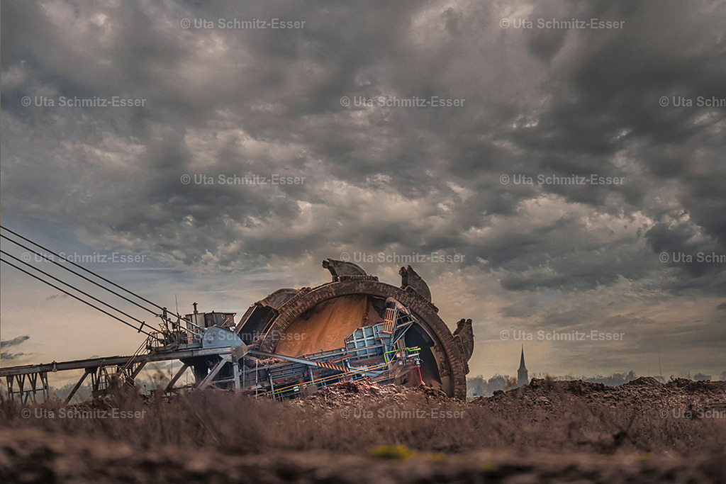 Braunkohlebagger-bei-Luetzerath-02 | CEUS Design - Realisiert mit Pictrs.com