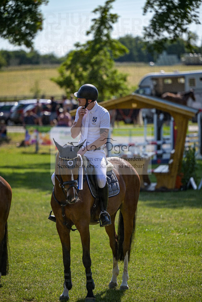 Reitturnier Voxtrup | Entdecke hochwertige Reitturnierfotos von Foto Oger. Professionell, emotional und authentisch – jetzt Lieblingsmomente im Shop bestellen. - Realisiert mit Pictrs.com