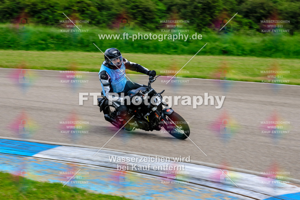 MotoTeam-9732 | Hier findet Ihr Bilder von Touristenfahrten auf der Nürburgring Nordschleife oder von anderen Veranstaltungen die ich besucht habe. Viel Spass beim Durch Schauen 