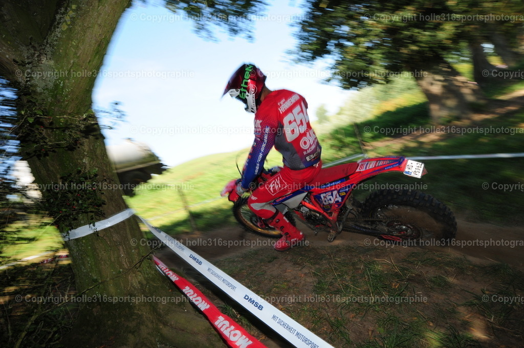 DSC_5495 | Sportfotografie , Motorsport, Motoross, Reitsport, Mointainbike, Enduro,
Landschaft , Outdoor, Eventfotografie, Landschaft, Bilder online bestellen - Realisiert mit Pictrs.com