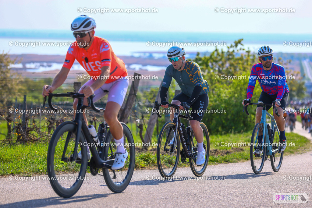 TRA_0739 | Neusiedlersee Radmarathon 2026@sportshot_your_pictrs #yourpictures#roadtowm2029 #nrm #neusiedlerseeradmarathon #neusiedlersee #neusiedlerseetourismus #burgenland #mörbisch #nrm26 #burgenlandtourismus #voglundco #poweredbyburgenlandtourismus #radsport #rad #marathon #ucigranfondo #visitburgenland #ucigranfondoworldseries
