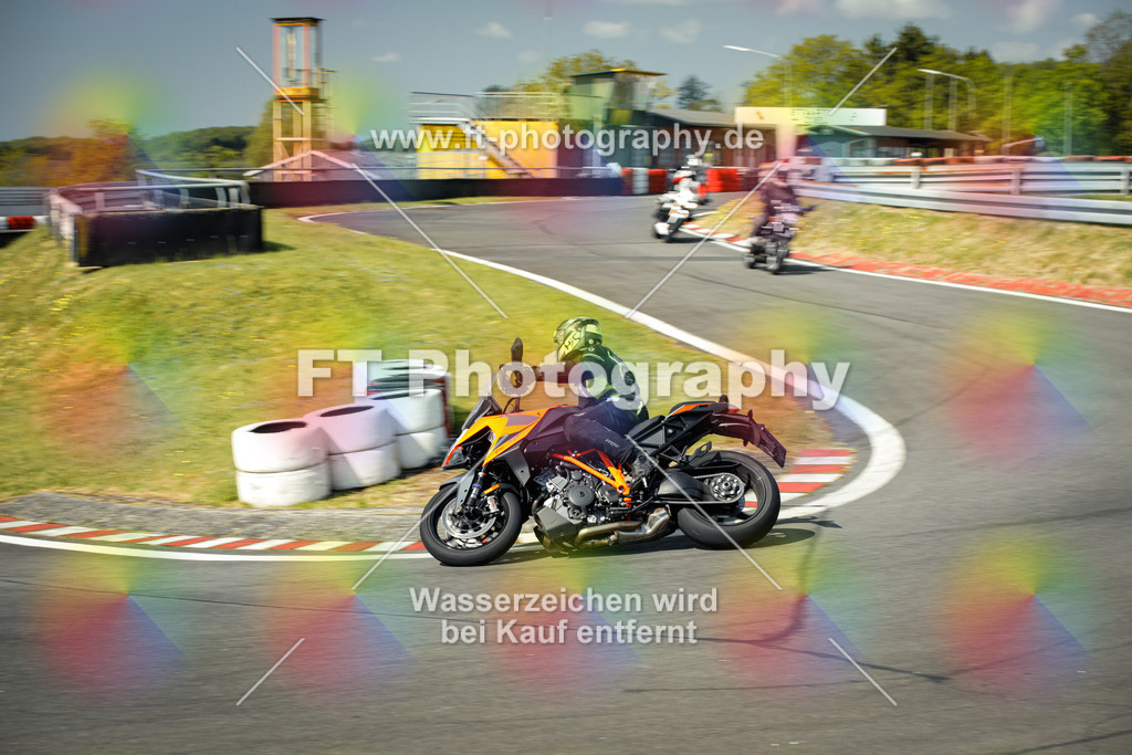 OBK_Mai_Volker_Adam-10624 | Hier findet Ihr Bilder von Touristenfahrten auf der Nürburgring Nordschleife oder von anderen Veranstaltungen die ich besucht habe. Viel Spass beim Durch Schauen 