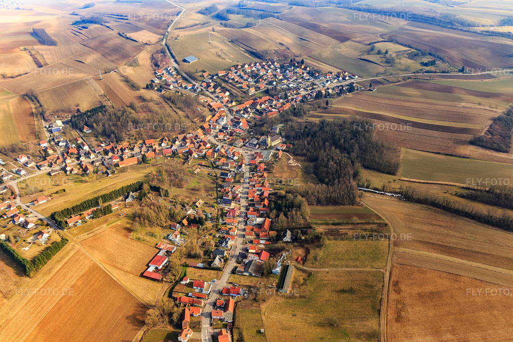 Luftbild: Ortsansicht von Westen in Neewiller-près-Lauterbourg im Bundesland Bas-Rhin in Frankreich. – Foto: IMG_096925.jpg vom 19.02.2017 durch Werner Riehm/FLY-FOTO.de – Auflösung des Originals: 5472 x 3648 px