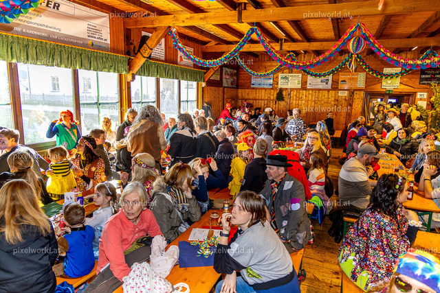 Bärentreiben in Steuerberg | Bildershop von pixelworld.at - Realisiert mit Pictrs.com