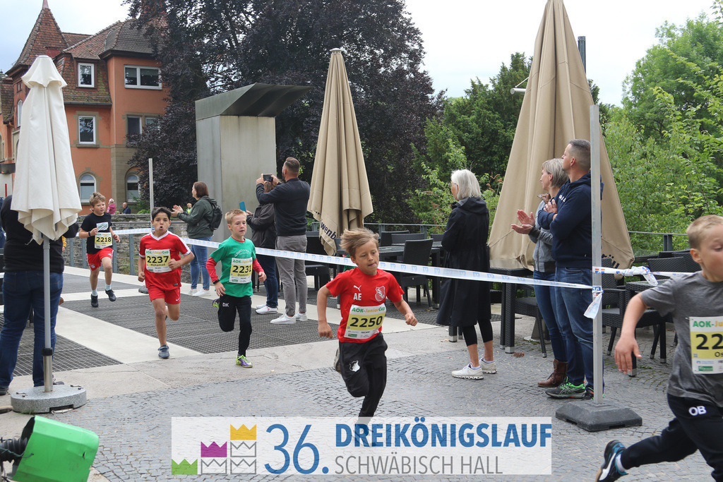 AOK Junior Cup 400m | 3Königslauf 2022 AOK Junior Cup 400m - Realisiert mit Pictrs.com