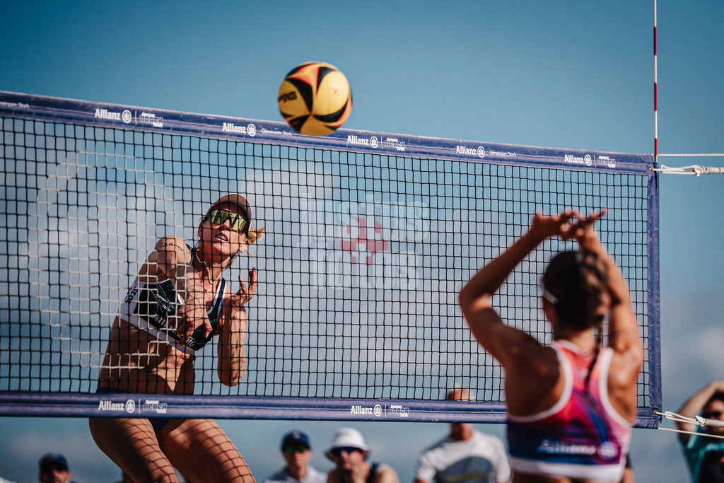 Beachvolleyball | Frauen | Deutsche Meisterschaften 2025 Timmendorfer Strand | 04.09.2025 | Karla Borger beim Angriff