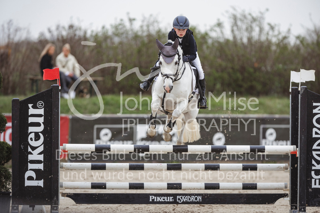 240330_Fruehlingsfest_Stil-A2-1-676 | Deine schönsten Turniermomente als professionelle Fotos! Entdecke hochwertige Pferdesport-Fotografie im Online-Shop. Jetzt Fotos finden & bestellen!