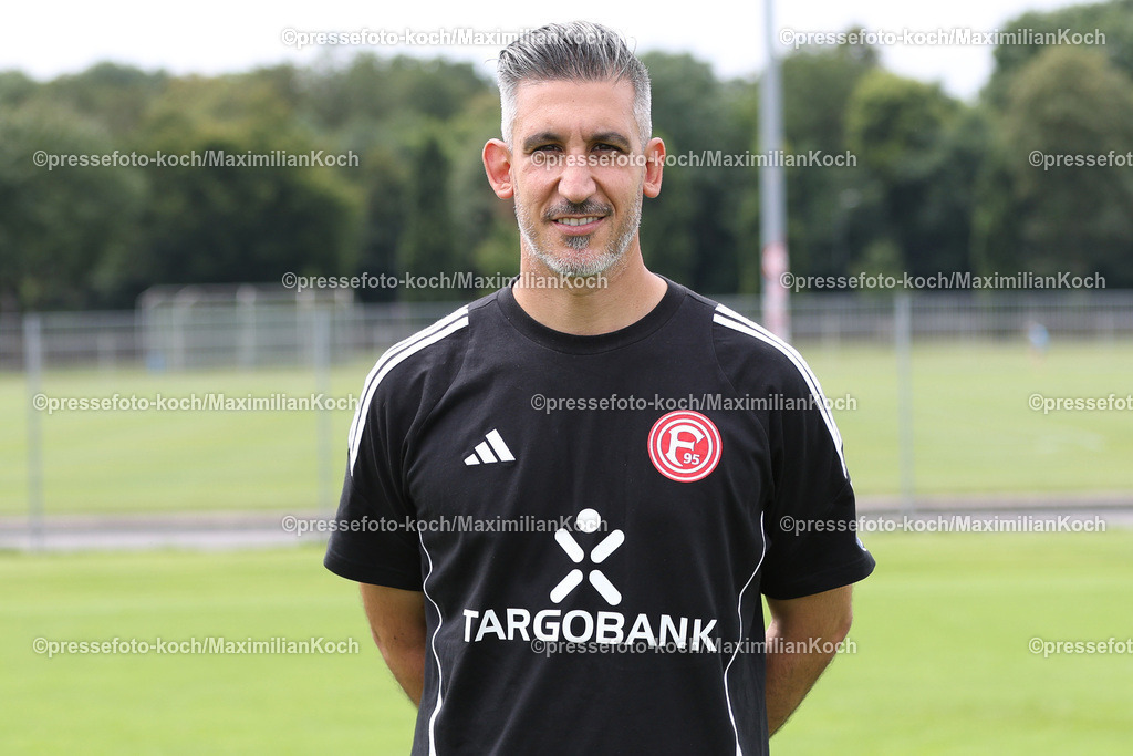 Due2BL25072401024 | Athletiktrainer Engin Cicem ; Fortuna Düsseldorf; 2. Bundesliga, Porträttermin 2024/2025