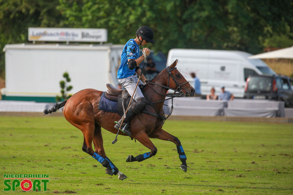Polo_Willich_070623_182 | Bildergalerie von Sport-Ereignissen aber auch von weiteren spannenden Dingen - nicht nur vom Niederrhein. In Anlehnung an den bekannten Spruch von Hanns Dieter Hüsch heißt das Motto: "Niederrhein ist überall".  - Realisiert mit Pictrs.com