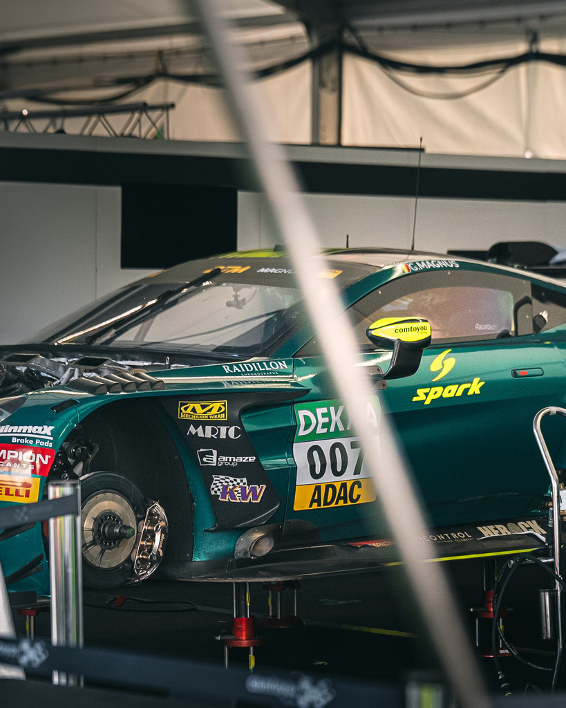 TXO03616 | Exklusive Motorsport-Fotografie aus Leipzig von TXO Media – für Rennfahrer, Teams & Sponsoren. Sausemuth liefert starke Bilder, die Emotion zeigen. Jetzt buchen & glänzen! - Realisiert mit Pictrs.com