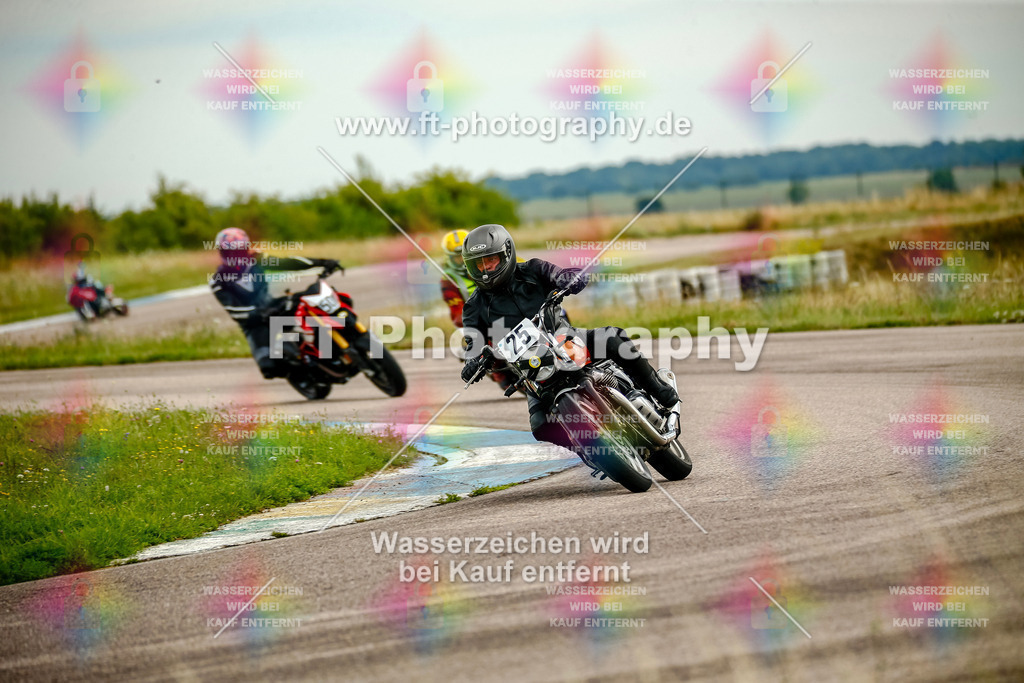 Chambley Juli-2165 | Hier findet Ihr Bilder von Touristenfahrten auf der Nürburgring Nordschleife oder von anderen Veranstaltungen die ich besucht habe. Viel Spass beim Durch Schauen 