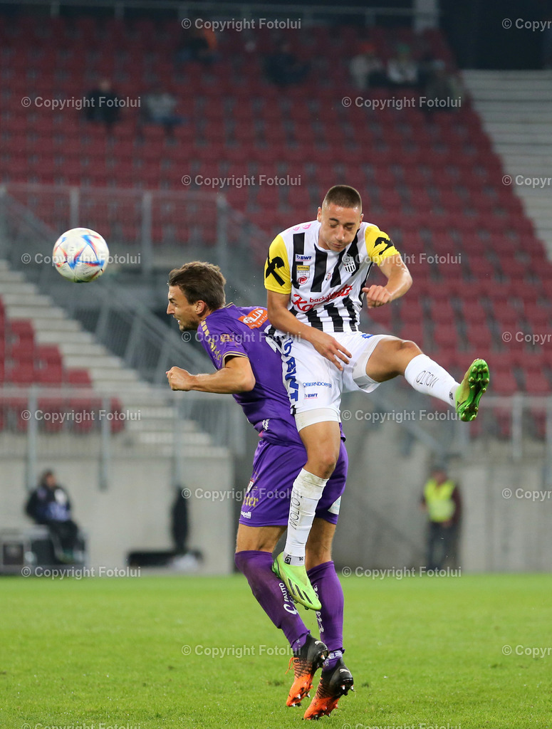 A_LUI_151022_02 | SPORT,FUSSBALL,TIPICO BUNDESLIGA AUSTRIA KLAGENFURT-LASK 15.10.20022 IM BILD :THORSTEN MAHRER  (KLAGENFURT) UND MARIN LJUBICIC (LASK) FOTO:FOTOLUI/MARIOWIMMER