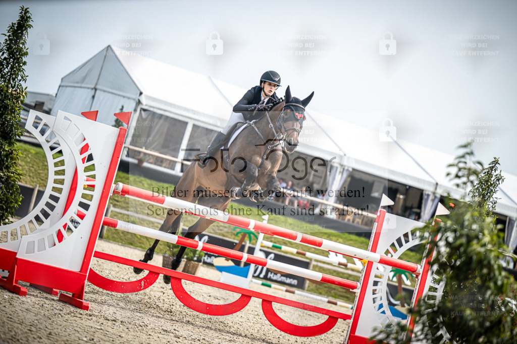 DOS_9561 | Entdecke hochwertige Reitturnierfotos von Foto Oger. Professionell, emotional und authentisch – jetzt Lieblingsmomente im Shop bestellen. - Realisiert mit Pictrs.com