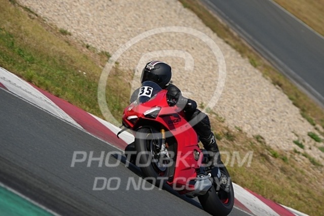 2024_09_05_PBK_13175 | Sportfotografie; SlowMotion; Video; Rennstrecke; Hafeneger; Speer; Racing; RSE; BMW; CBO; Trackday; Motorsportarena; Hockenheimring; Brno; Most; Barcelona; Valencia