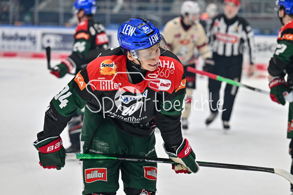 Augsburger Panther - Nürnberg Ice Tigers | im Bild Anrei HAKULINEN (Augsburger Panther #94) / Schmerzverzerrt / DEL: Augsburger Panther - Nuernberg Ice Tigers, Curt Frenzel Stadion am 03.01.2025