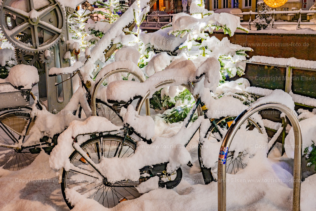 Stade Fischmarkt FahräderAltstadt Winter Schnee_ELS_2515030126 | Fotos aus den Touristenorten aus Norddeutschland. - Realisiert mit Pictrs.com
