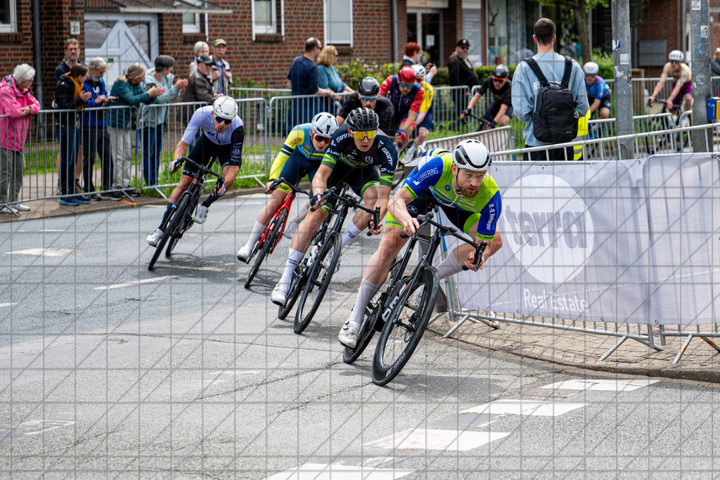 Großer Preis von Buchholz | Rennen UCI-Sportgruppe CT und Elite Amateure | Buchholz in der Nordheide, Deutschland, 29.05.25: Großer Preis von Buchholz | Rennen UCI-Sportgruppe CT und Elite AmateureCREDIT:www.bullenfotos.de, Martin König, Hörner Weg 40, D-49078 Osnabrück, +4917663732967Nutzung und Weitergabe nur zu den vereinbarten Zwecken. Presseanfragen an Ersteller. Alle Rechte beim Ersteller. Honorierung nach MFM. - Realisiert mit Pictrs.com