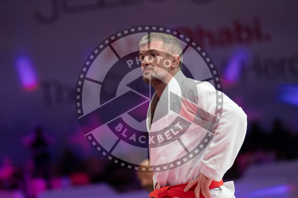 20231109PBB4957 | Fighters compete during the AJP World Professional Championship in the Mubadala Arena in Abu Dhabi, Arab United Emirates, on November 9, 2023.