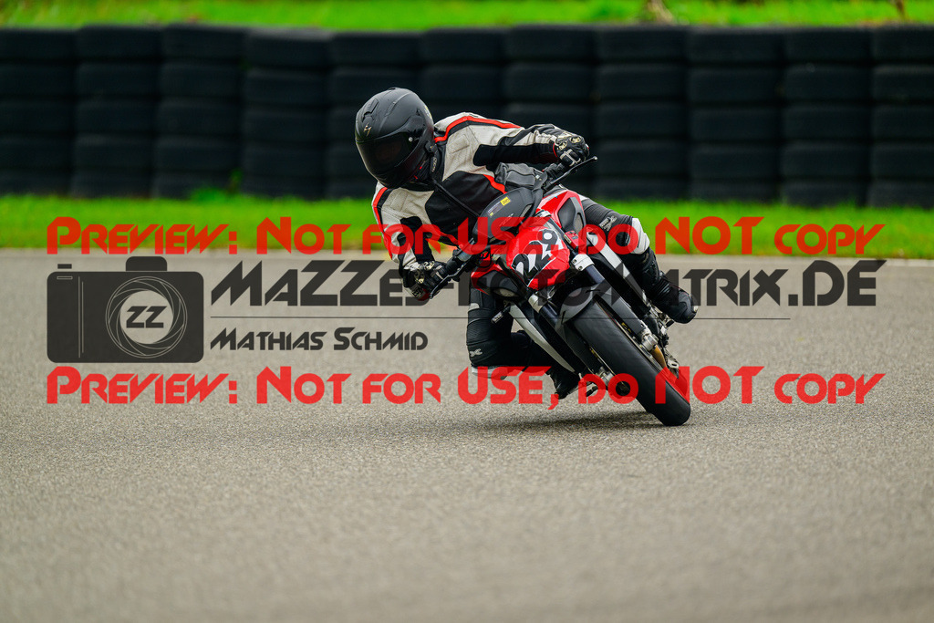 MaZZes_Fotomatrix_20241003_6007705_3652 | GELB