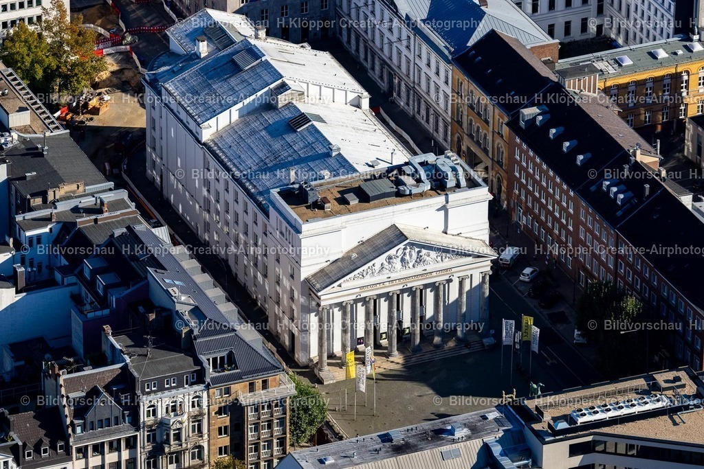Lufbilder Aachen-6151 | Theater Aachen in der Innenstadt am Theaterplatz von Aachen im Bundesland Nordrhein-Westfalen. Aachen ist kreisfreie Kurstadt, Bischofssitz und westlichste Großstadt Deutschlands. In der historischen Innenstadt im Stadtteil Mitte befindet sich das auffällige weiße, längliche Gebäude des Theaters. - Realisiert mit Pictrs.com