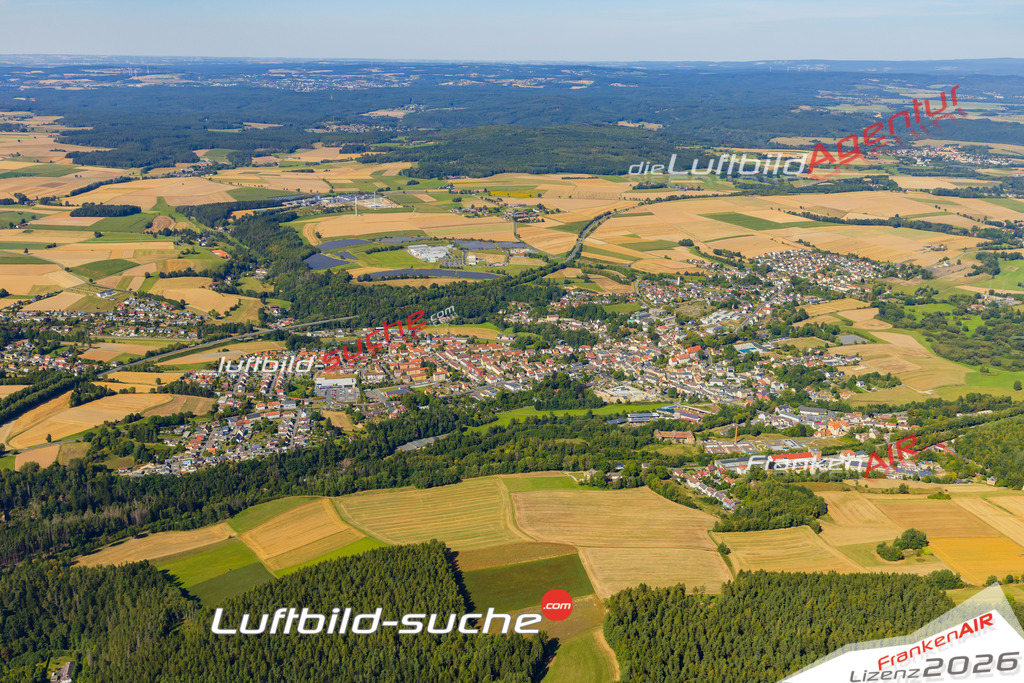 Luftaufnahme von  Arzberg - Die Luftaufnahme wurde 2025 vom UL-Flugzeug heraus erstellt ( keine Drohne ) - Hochauflösende Luftaufnahme - für professionelle Ausdrucke geeignet. Die Geschenkidee !Mit Lizenz und Bildrechte bestellbar