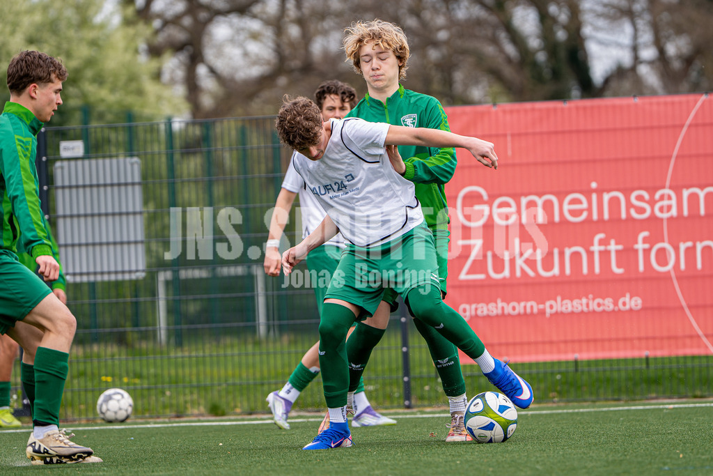 VFL Wittekind-Wildeshausen - TuS Eversten I 02412 | jns.sportfotos - Realisiert mit Pictrs.com