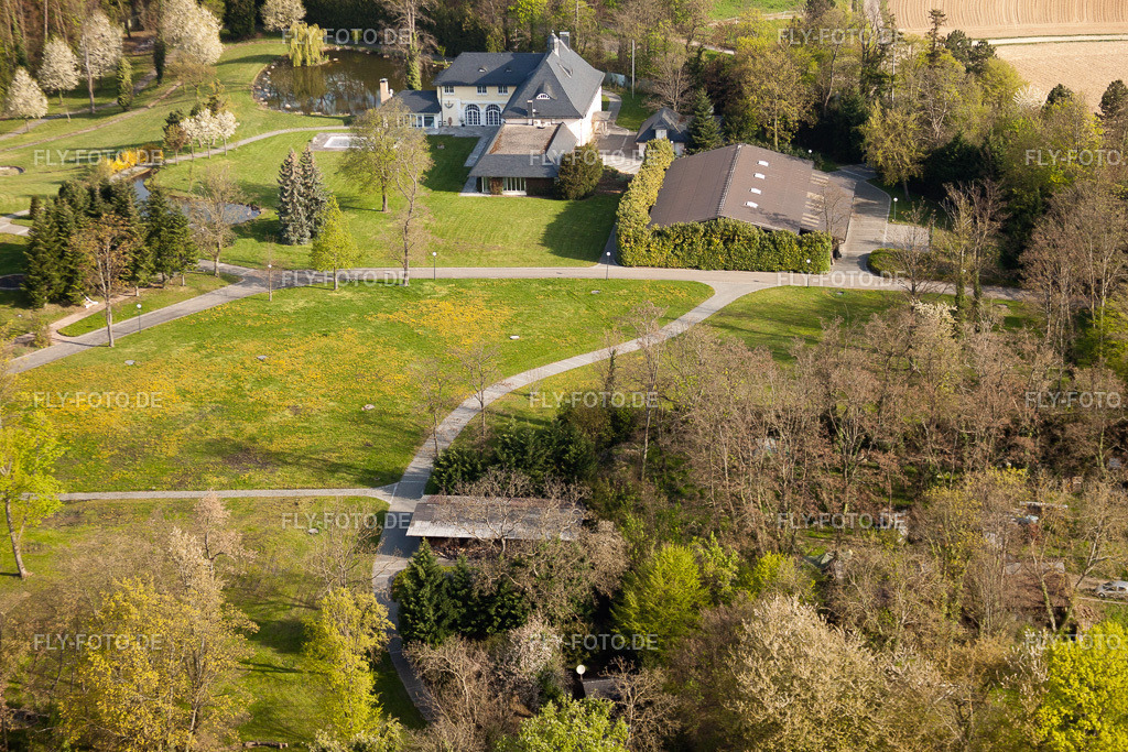 Durlach, ehemalige Schmieder-Villa | Luftbild: Durlach, ehemalige Schmieder-Villa im Ortsteil Durlach in Karlsruhe im Bundesland Baden-Württemberg in Deutschland. Foto: IMG_25902.jpg vom 23.04.2010 durch Werner Riehm/FLY-FOTO.de - Realisiert mit Pictrs.com