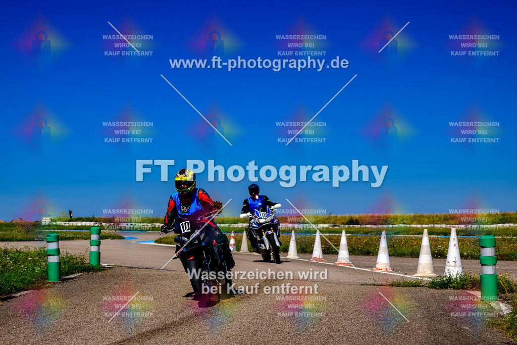 010-3047 | Hier findet Ihr Bilder von Touristenfahrten auf der Nürburgring Nordschleife oder von anderen Veranstaltungen die ich besucht habe. Viel Spass beim Durch Schauen 