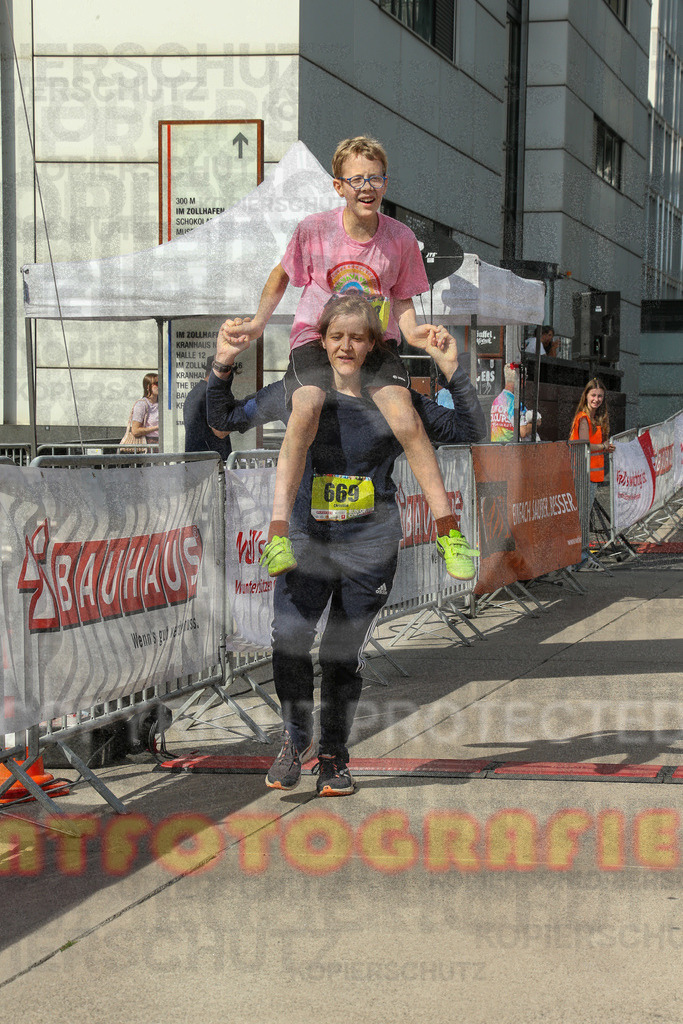 250920_1358_EX1_7178 | Sportfotografie im Rhein-Sieg Kreis, Köln, Bonn, NRW, Rheinland Pfalz, Hessen, etc. Unser Tätigkeitsfeld umfasst den Laufsport vom Volkslauf über den Marathon, Duathlon, Triathon bis zum Ultralauf wie Kölnpfad Ultra oder Schindertrail.