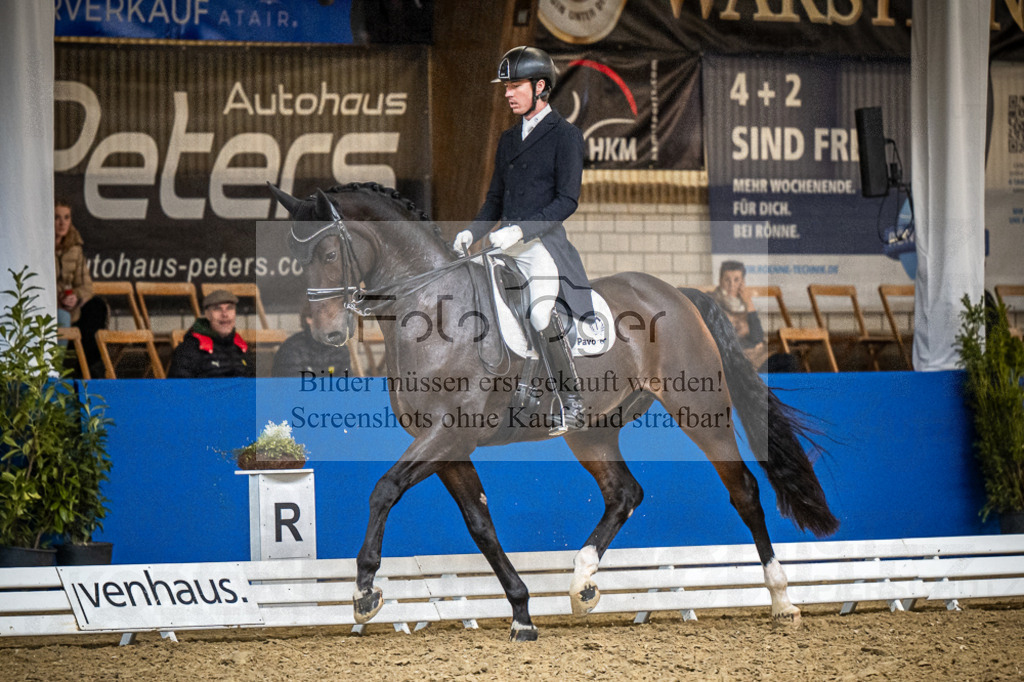 DOS_1914 | Entdecke hochwertige Reitturnierfotos von Foto Oger. Professionell, emotional und authentisch – jetzt Lieblingsmomente im Shop bestellen.Deutschlandweite Turnierfotografie. - Realisiert mit Pictrs.com