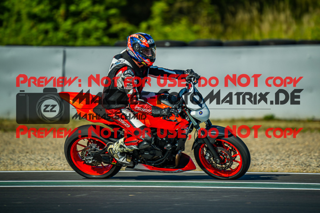 MaZZes_FotoMatrix_220624_9092 | TWINCUP