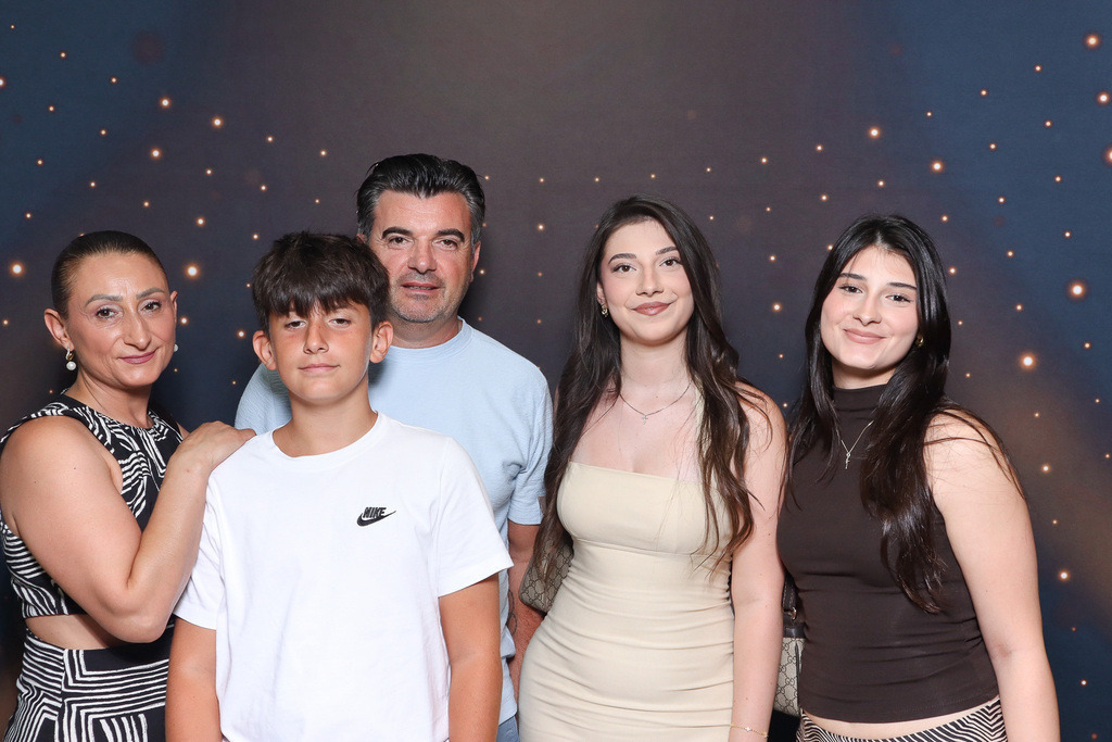 ZD260628112736-29 | Fotoshop von zweidimensional Fotografie. Ihr Fotograf im Aargau. Abzüge von Ihrem Fotobox Event bestellen.Abzüge von Ihrem Hochzeit bestellen.Abzüge von Ihrem Schulfotograf bestellen.