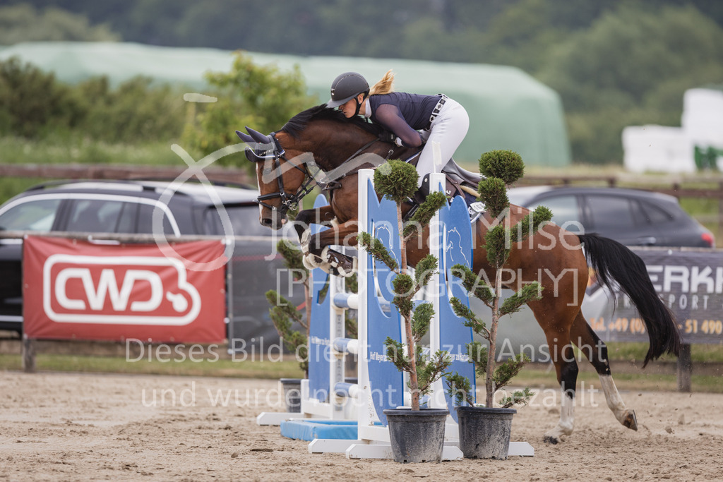 230622_PfSpTa_SprPfA2-138 | Deine schönsten Turniermomente als professionelle Fotos! Entdecke hochwertige Pferdesport-Fotografie im Online-Shop. Jetzt Fotos finden & bestellen!