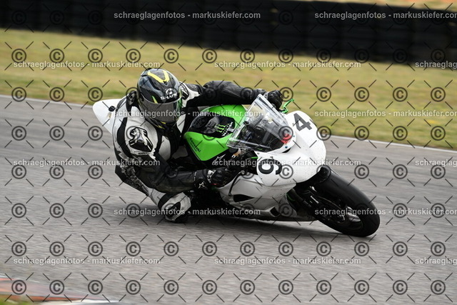 25bt02-0601 | markuskiefer.com - Realisiert mit Pictrs.com