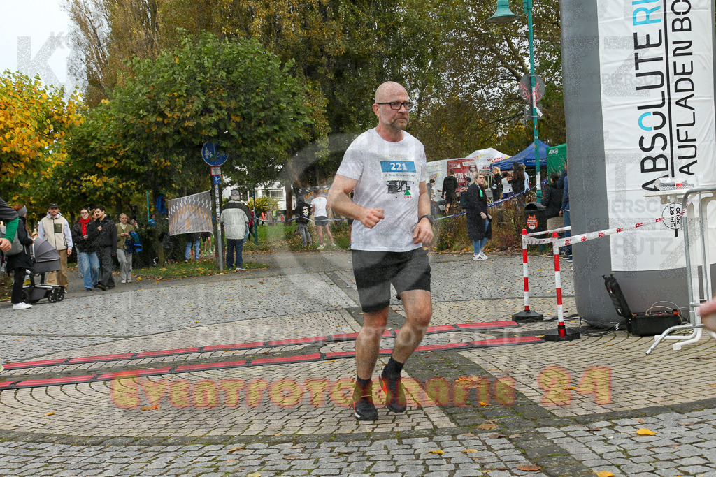 241020_1019_EX1_8754 | Sportfotografie im Rhein-Sieg Kreis, Köln, Bonn, NRW, Rheinland Pfalz, Hessen, etc. Unser Tätigkeitsfeld umfasst den Laufsport vom Volkslauf über den Marathon, Duathlon, Triathon bis zum Ultralauf wie Kölnpfad Ultra oder Schindertrail.