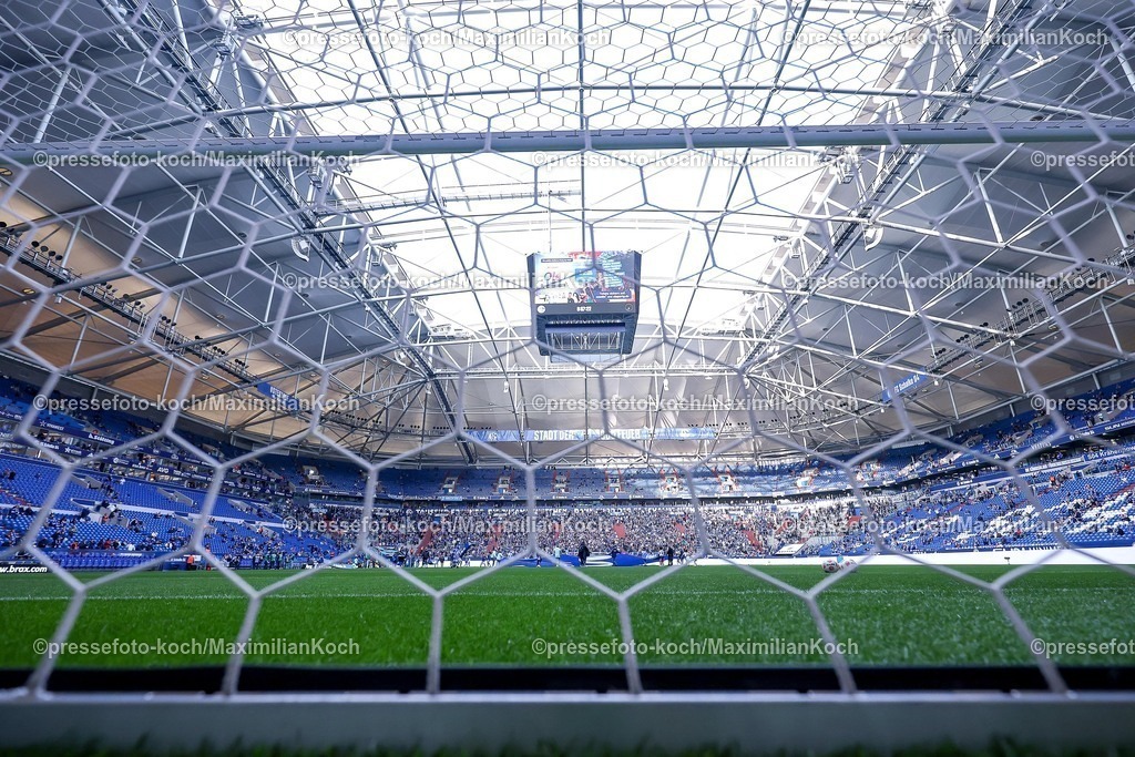 S0426092501028 | 25.09.2025, Fußball, FC Schalke 04 - SpVgg Greuther Fürth, 7.Spieltag, 2. Fußball Bundesliga, Veltins-Arena Gelsenkirchen, Saison 2025 2026: Feature Innenansicht Spielstätte Tor Tornetz Übersicht Übersichtsbild DFB regulations prohibit any use of photographs as image sequences and or quasi-video.