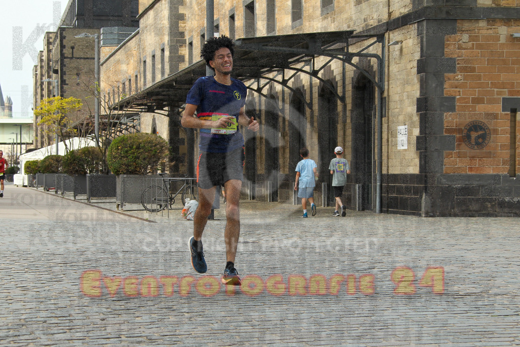 250920_1513_EV4_8265 | Sportfotografie im Rhein-Sieg Kreis, Köln, Bonn, NRW, Rheinland Pfalz, Hessen, etc. Unser Tätigkeitsfeld umfasst den Laufsport vom Volkslauf über den Marathon, Duathlon, Triathon bis zum Ultralauf wie Kölnpfad Ultra oder Schindertrail.
