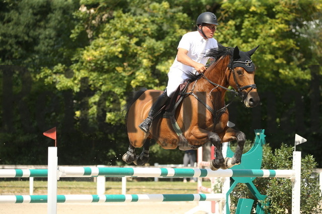 Waiblingen_2022_Springen_Kl.S_Uwe Heinrich_Caley J (1) | Alle Fotos der Reiterjournal Fotografin Doris Matthaes im Reiterjournal Online-Fotoshop. - Realisiert mit Pictrs.com