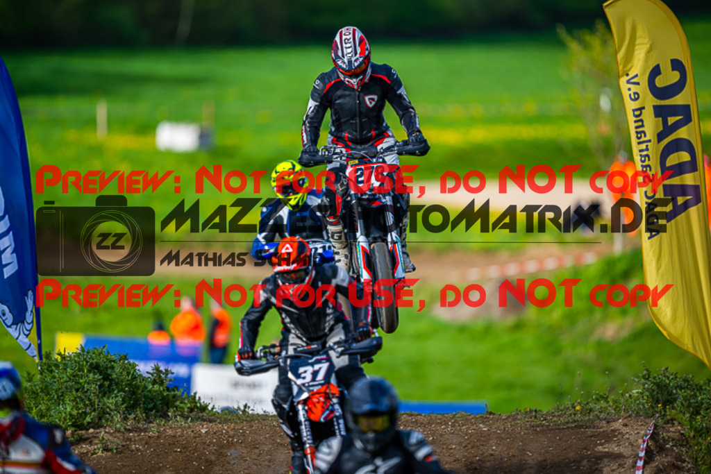 MaZZes_FotoMatrix_230506_8124 | S4