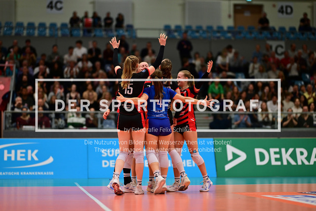 Volleyball I Frauen I Saison 2025-2026 I Bundesliga I 5. Spieltag I ETV Hamburger Volksbank Volleys - Dresdner SC I 08126 | Der Sportfotograf. - Realisiert mit Pictrs.com