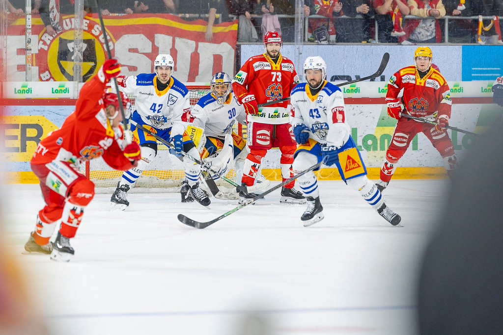 EHCB vs EVZ 20260227_WB-7619 | Sportbilder, Sportfotograf, Hochzeits- und Eventfotografin, Flugshows, Portraits und Tiershooting, Aviation, Downhill, Nationalleague, Swissleague, International