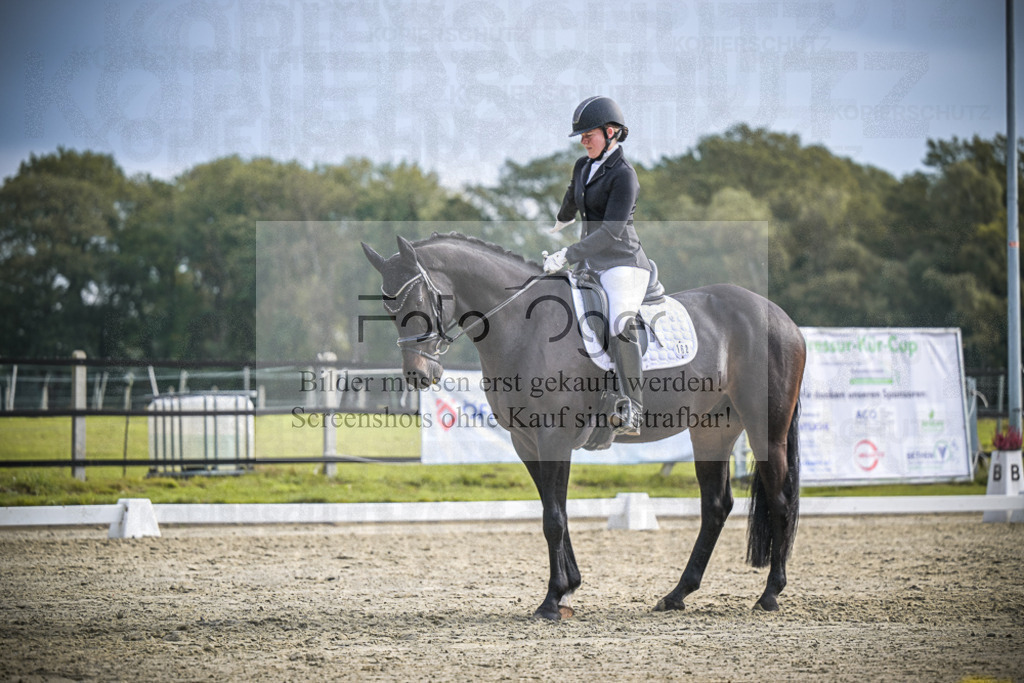 DOS_B271 | Entdecke hochwertige Reitturnierfotos von Foto Oger. Professionell, emotional und authentisch – jetzt Lieblingsmomente im Shop bestellen.Deutschlandweite Turnierfotografie. - Realisiert mit Pictrs.com