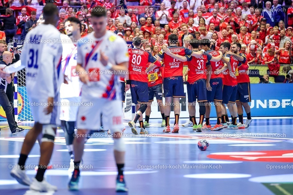 EHF26012602097 | 26.01.2026, Handball, Men's EHF EURO 2026, Frankreich - Spanien, Jyske Bank Boxen in Herning, Dänemark, Main Round: Jubel nach dem Sieg der Spanier gegen Frankreich. 
