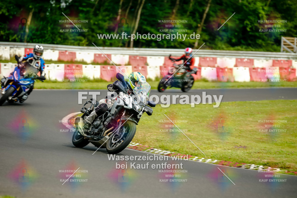 VBK-4581 | Hier findet Ihr Bilder von Touristenfahrten auf der Nürburgring Nordschleife oder von anderen Veranstaltungen die ich besucht habe. Viel Spass beim Durch Schauen 